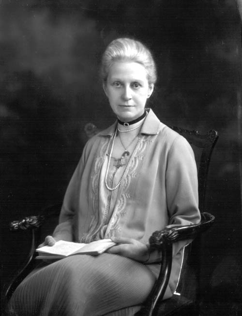 Lady Caroline Mowbray, née Caroline Elwes Field (d. 1941). 