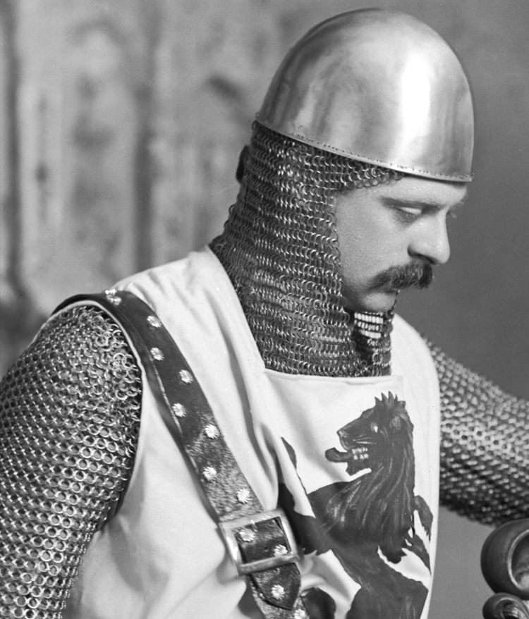 Arthur Oliver Villiers Russell, 2nd Baron Ampthill (1869-1935), and Lady Ampthill, née Lady Margaret Lygon (1874-1953)