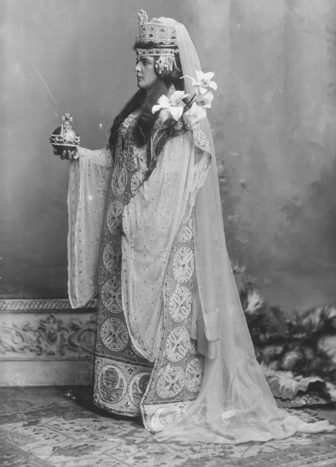  Lady Randolph Churchill, née Jennie Jerome - copyright V&A