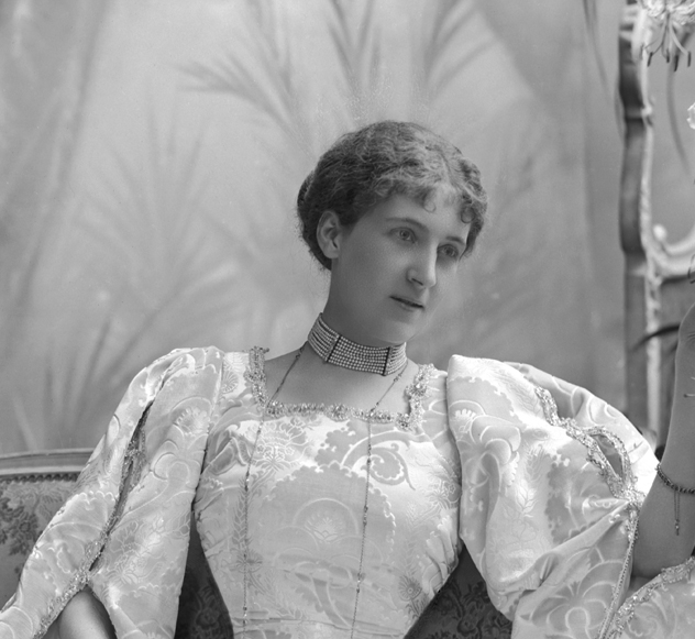 Lady Ashburton (1866-1904), née Mabel Edith Hood. 