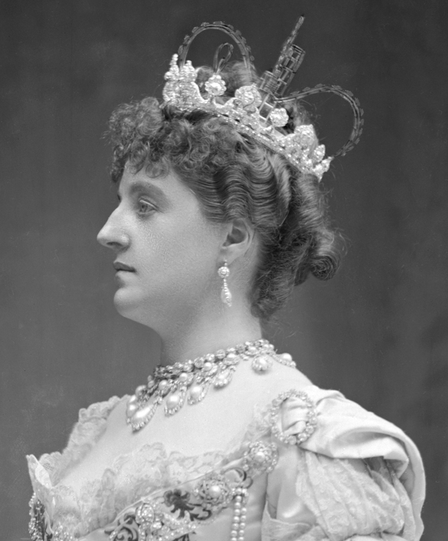 Theresa (Susey Helen), Marchioness of Londonderry, née Chetwynd-Talbot (1856-1919).