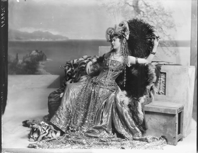 Daisy, Princess of Pless by Lafayette 1897, copyright V&A
