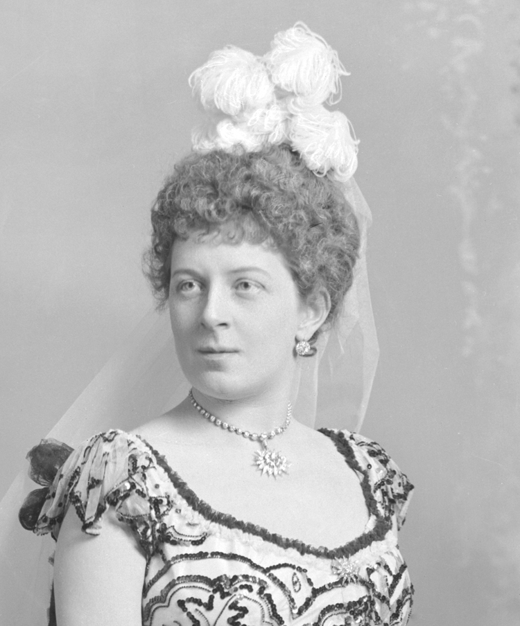Baroness von Haugwitz, formerly Lady Inglefield, née Beatrice Maud Mariana Hodnett, daughter of Capt. William Patrick Hodnett, m. (1895) Baron Edmund Richard Karl Heinrich von Haugwitz (1834-1914).