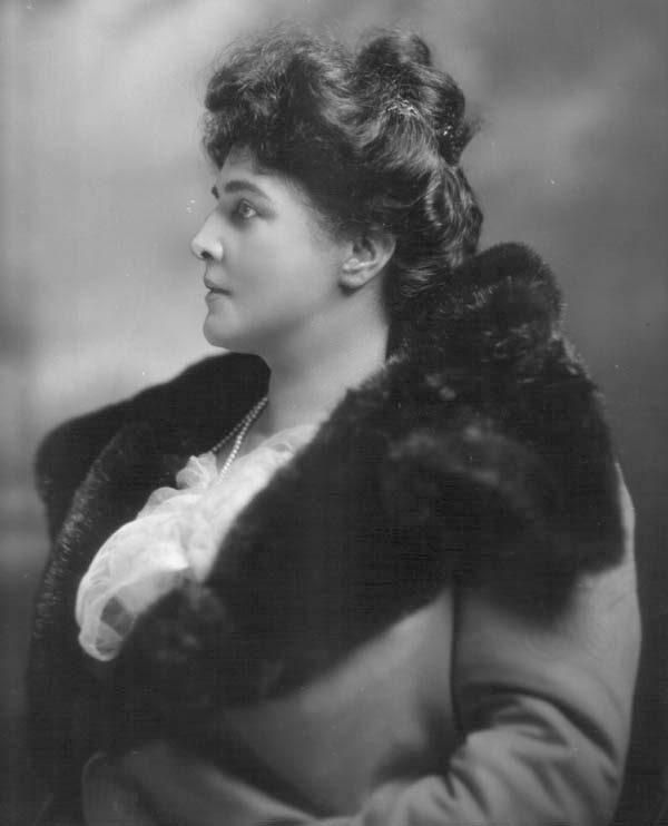  Lady Randolph Churchill, née Jennie Jerome - copyright V&A
