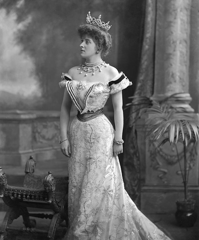 Almina Countess of Carnarvon, later Mrs. Ian Onslow Dennistoun, née Almina Victoria Marie Alexandra Wombell (d. 1969). 