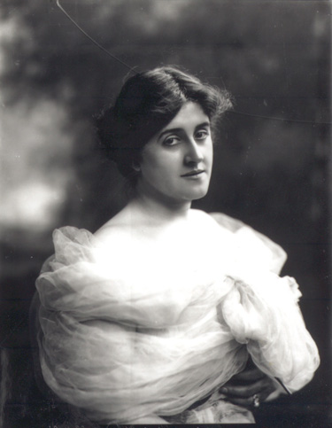 Madame Suzanne Adams (1872-1953) [Mrs Leopold Stern]