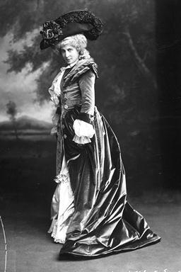 Lillie Langtry (stage name); Lady De Bathe, née Emilie Charlotte Le Breton (1853-1929).