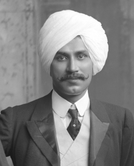 Maharaja Bahadur Sir Prodyot Coomer Tagore (1873-1942) and entourage