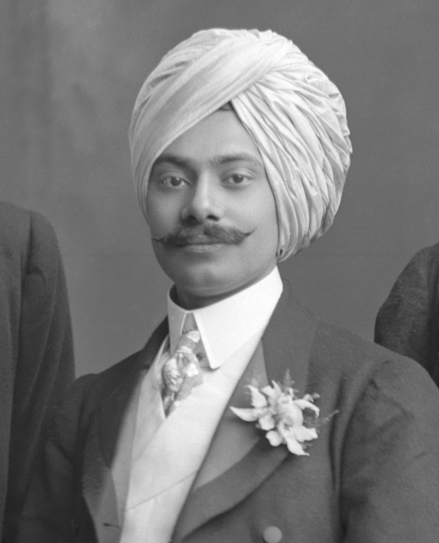 Maharaja Bahadur Sir Prodyot Coomer Tagore (1873-1942) and entourage