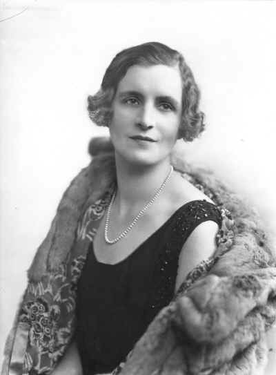 Mrs. John Grant Duncan-Hughes, née Gertrude Rosalie Dean ( ). 