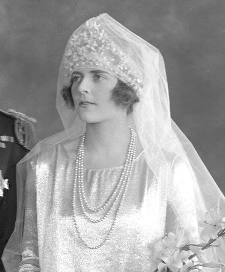 Lord and Lady Louis Mountbatten, wedding portrait. 