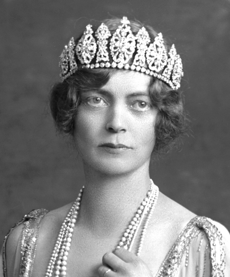 Lady Irwin, later Countess of Halifax née Dorothy Evelyn Augusta Onslow (d. 1976).