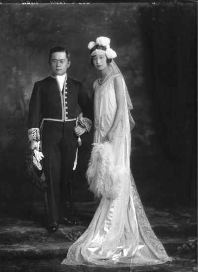 Iichi Kishi ( ) and his wife, Madame Iichi Kishi ( ). 